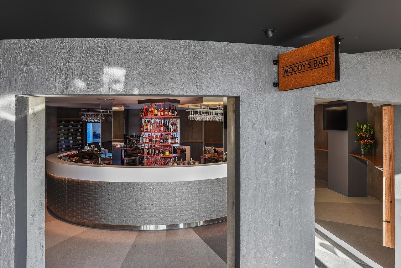 Peppers Silo Hotel Launceston Exterior photo The bar at the entrance of the restaurant